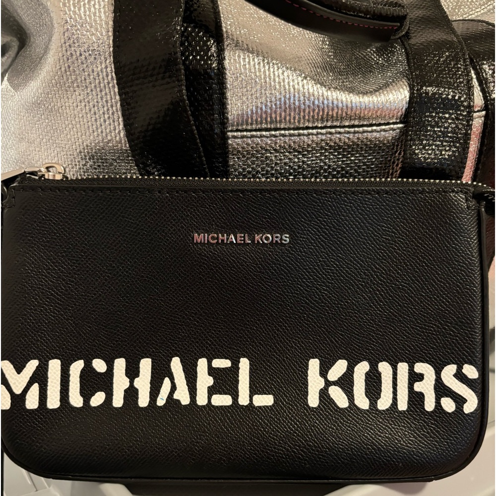 Micheal Kors Wristlet